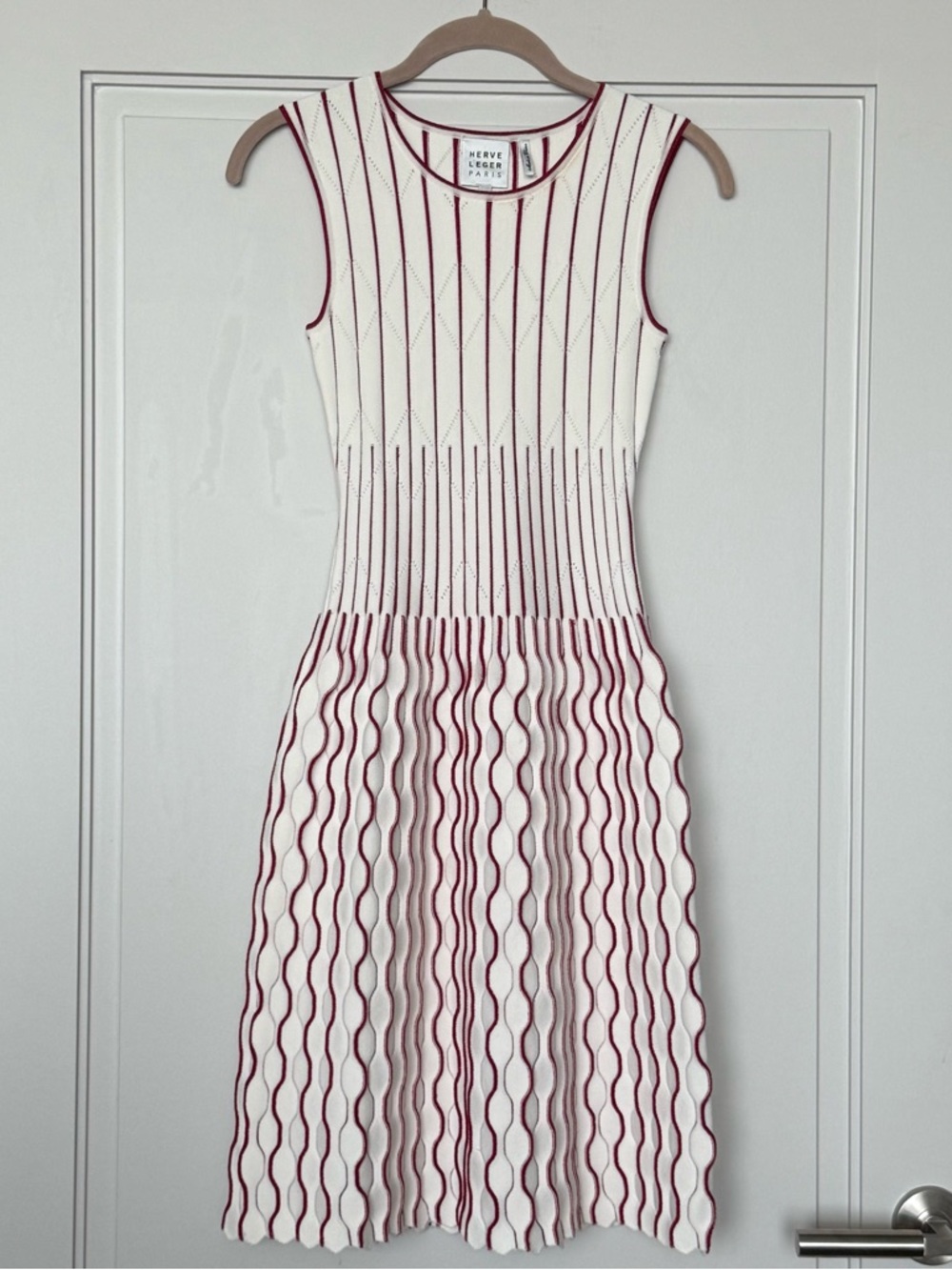 Hervé Léger White & Red Knit Sleeveless Fit & Flare Dress - Picture 7 of 11